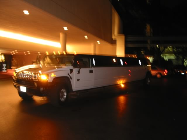  Hummer limo rentals in Miami  Size:800x600