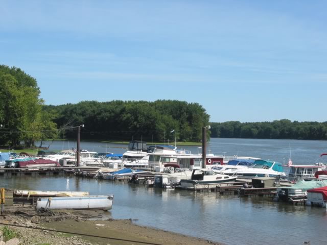 0130_Riverfront_Park_Clinton